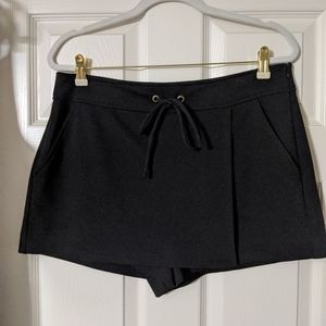 NWOT Maurice's Skort, Black, Size 11/12